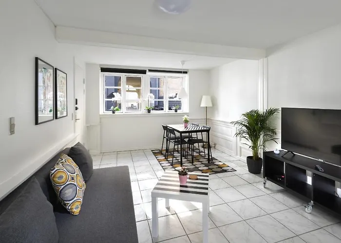 Aday - 1 Center Apartment